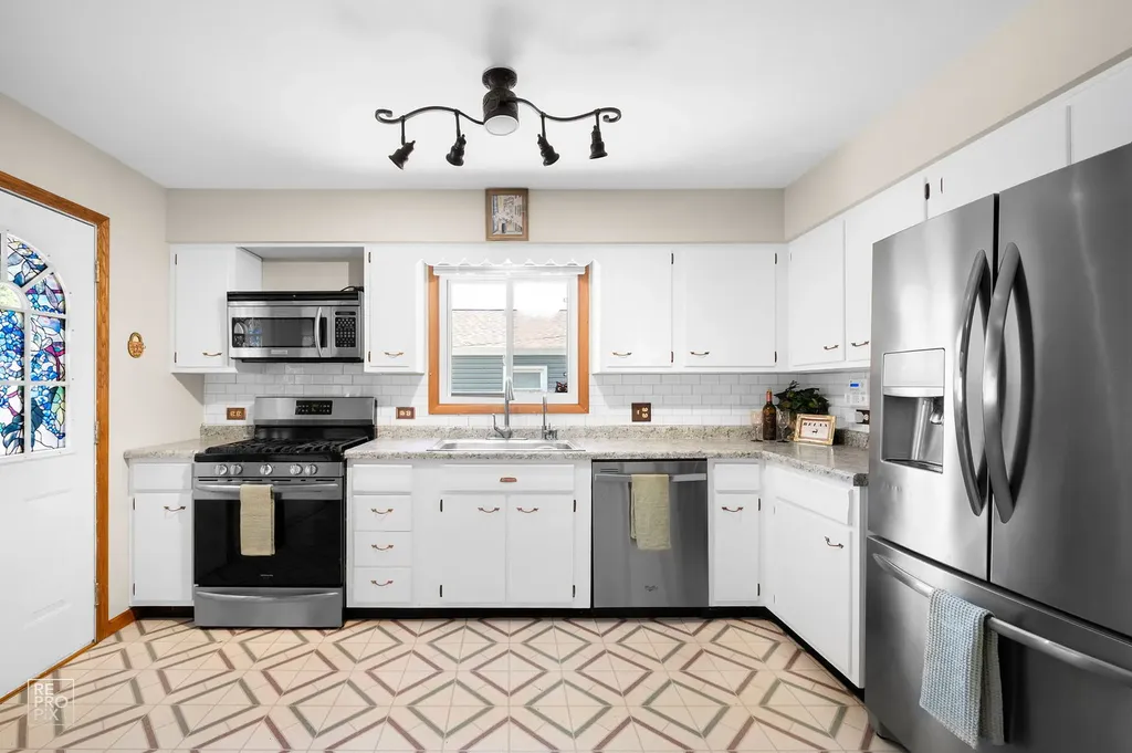 511 South Highland Avenue Lombard IL 60148
