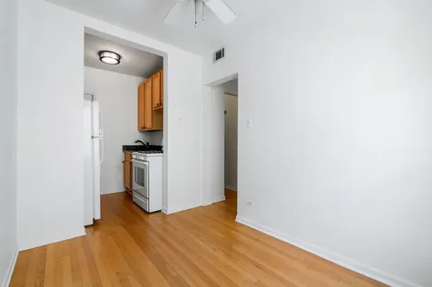 4240 North Clarendon Avenue Chicago IL 60613
