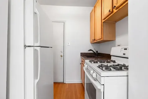 4240 North Clarendon Avenue Chicago IL 60613
