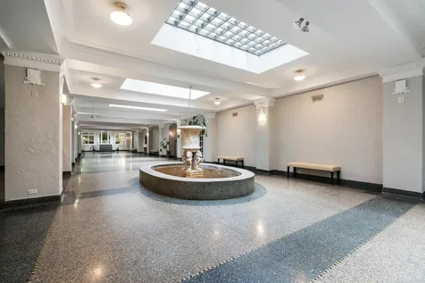 4240 North Clarendon Avenue Chicago IL 60613