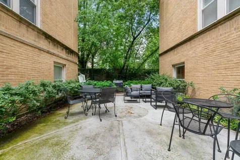 4240 North Clarendon Avenue Chicago IL 60613