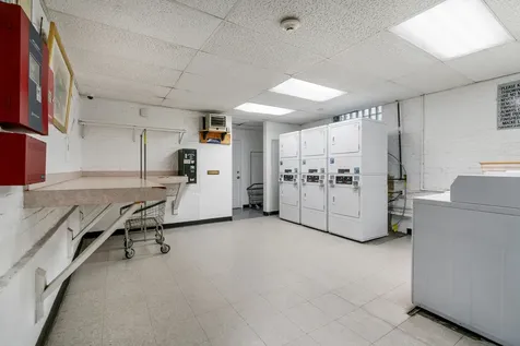 4240 North Clarendon Avenue Chicago IL 60613