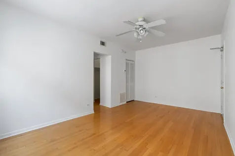 4240 North Clarendon Avenue Chicago IL 60613