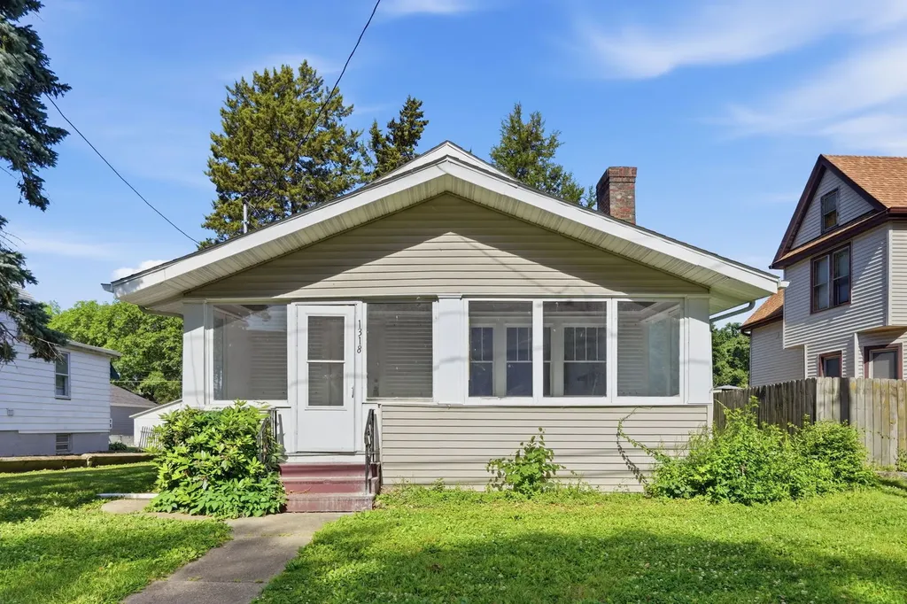1318 44TH Street Rock Island IL 61201