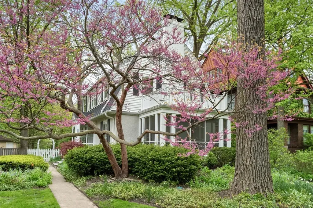 2311 Park Place Evanston IL 60201