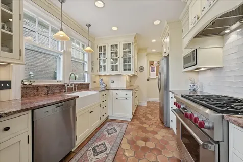 2311 Park Place Evanston IL 60201