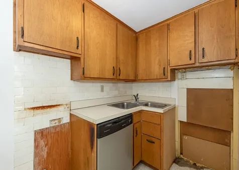 728 21ST Street Rock Island IL 61201