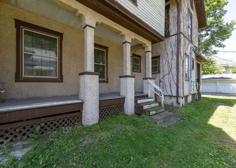 728 21ST Street Rock Island IL 61201