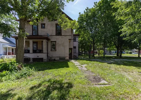 728 21ST Street Rock Island IL 61201