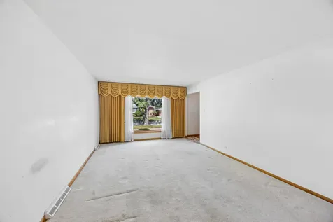 734 Campbell Avenue Chicago Heights IL 60411