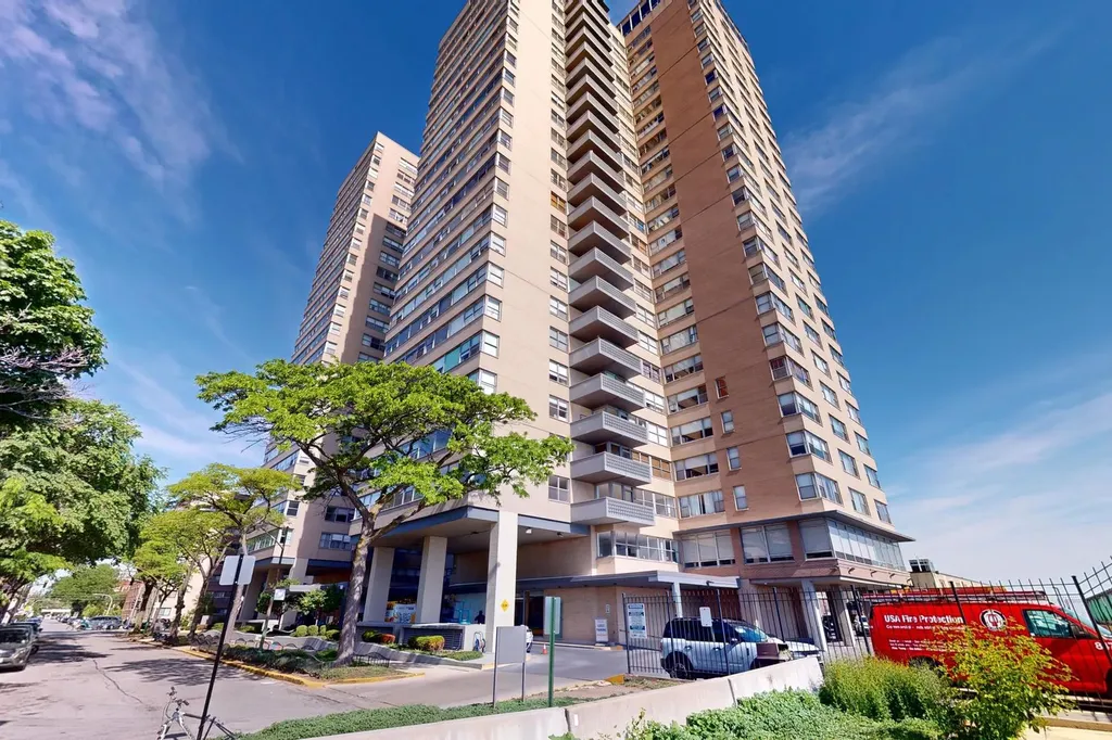 6301 North Sheridan Road Chicago IL 60660