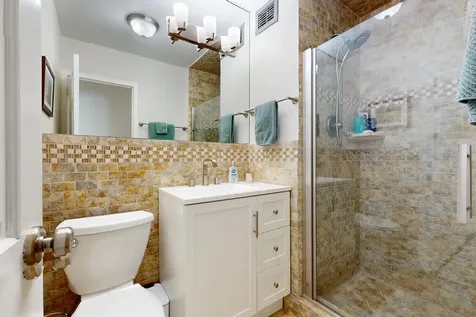 6301 North Sheridan Road Chicago IL 60660
