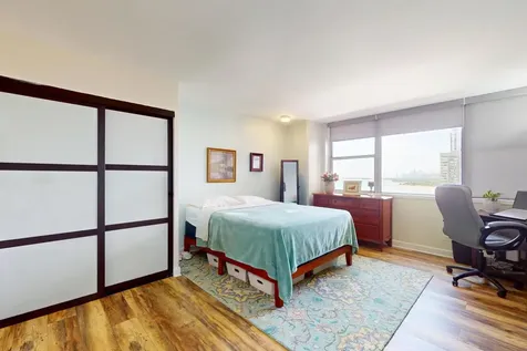 6301 North Sheridan Road Chicago IL 60660