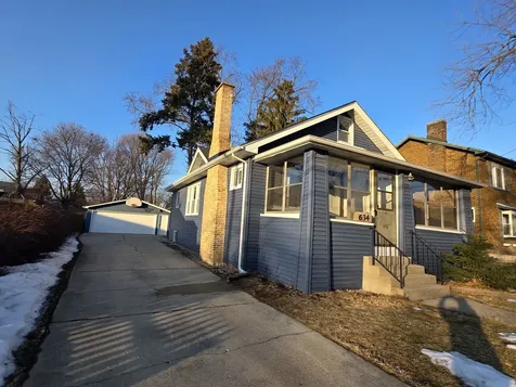 634 West Ridgeland Avenue Waukegan IL 60085