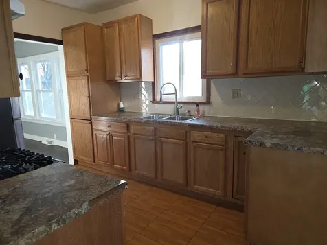 634 West Ridgeland Avenue Waukegan IL 60085