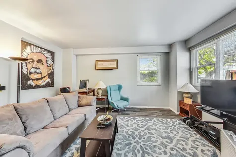 2909 North Sheridan Road Chicago IL 60657
