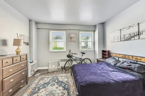 2909 North Sheridan Road Chicago IL 60657