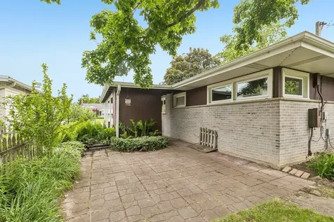220 Voltz Road Northbrook IL 60062