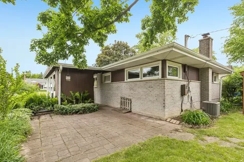 220 Voltz Road Northbrook IL 60062