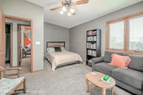 1841 Kerrybrook Court Sycamore IL 60178