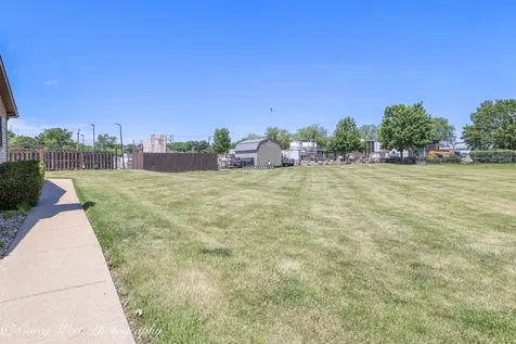 1841 Kerrybrook Court Sycamore IL 60178