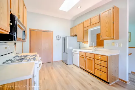 1841 Kerrybrook Court Sycamore IL 60178