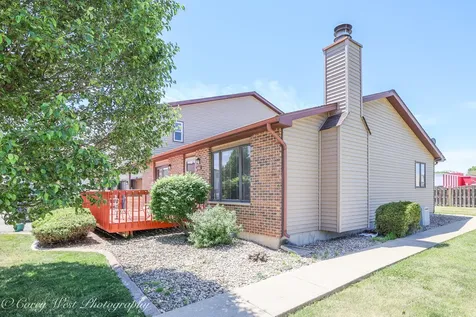 1841 Kerrybrook Court Sycamore IL 60178