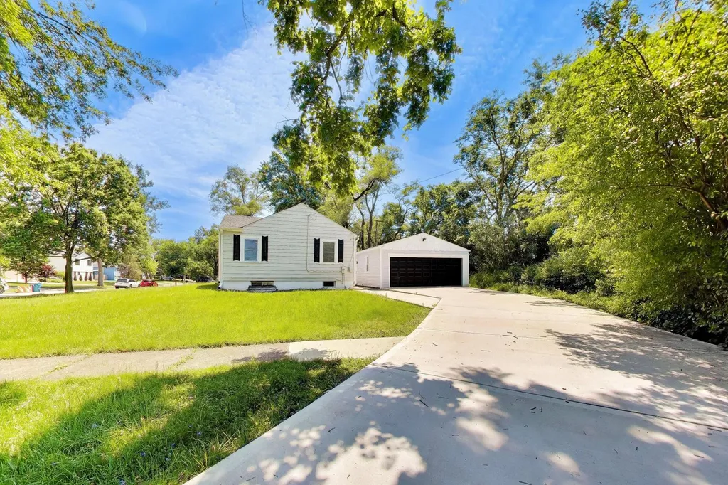 810 South Jackson Street Hinsdale IL 60521