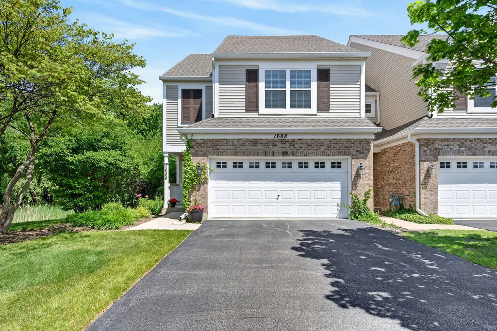 1688 Yellowstone Circle Crystal Lake IL 60014