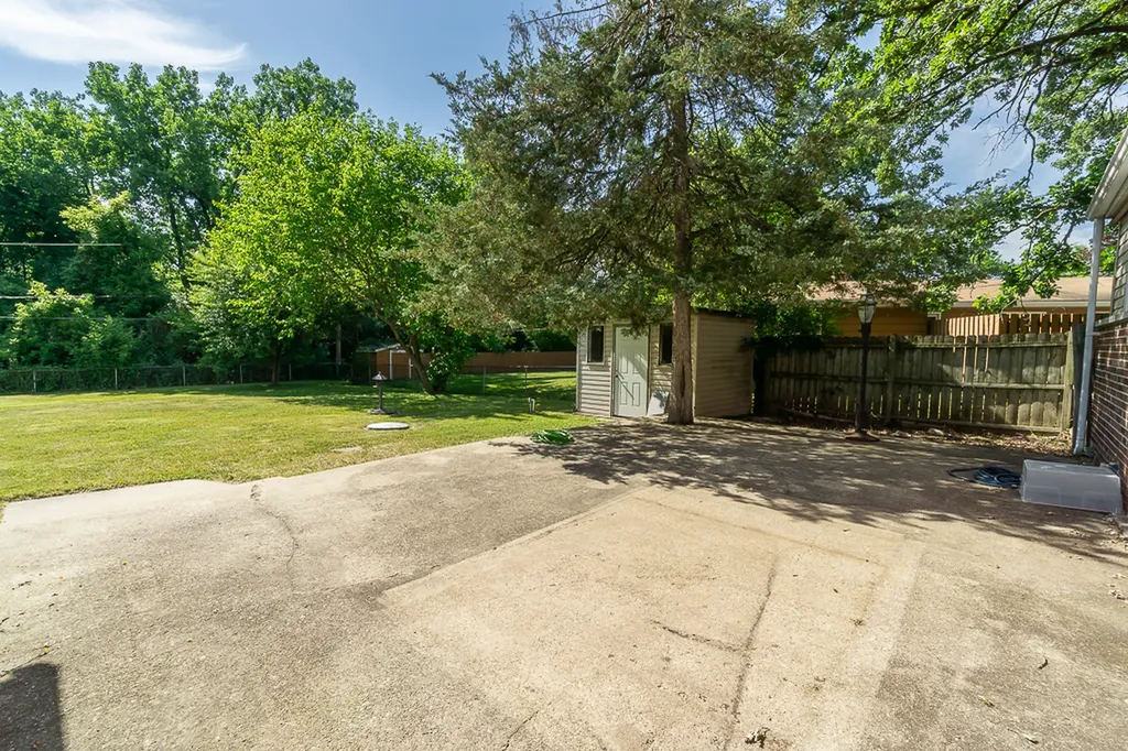 4N036 Wooddale Road Addison IL 60101