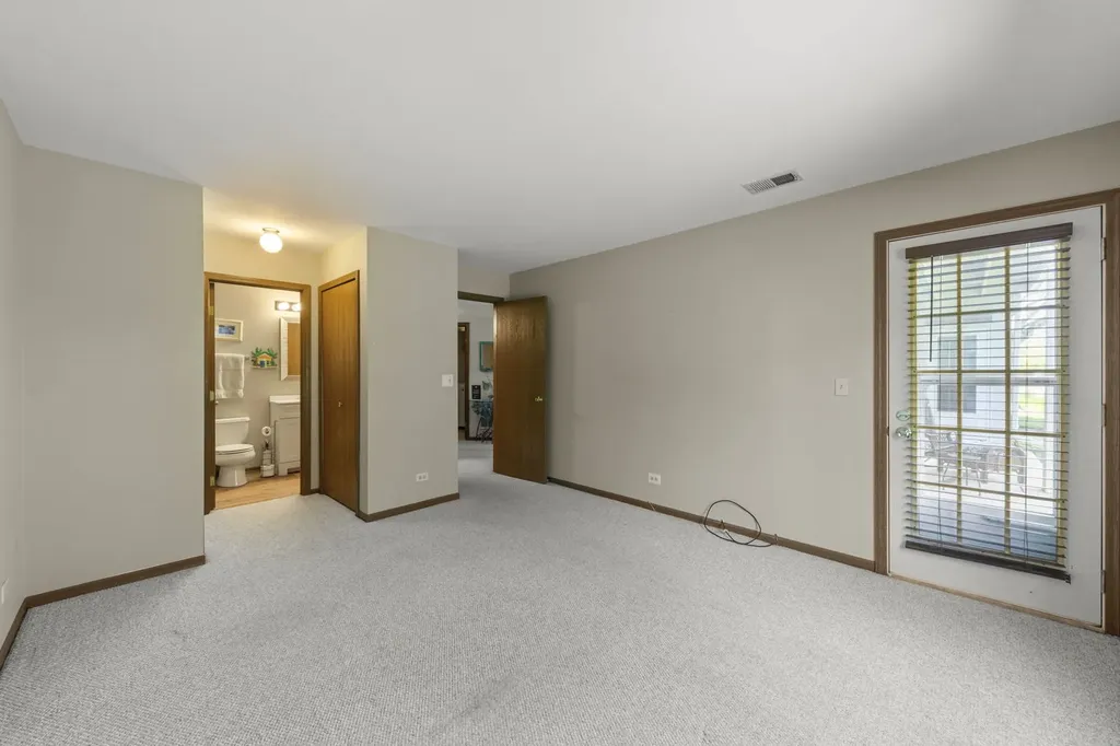2450 Charleston Drive Schaumburg IL 60193