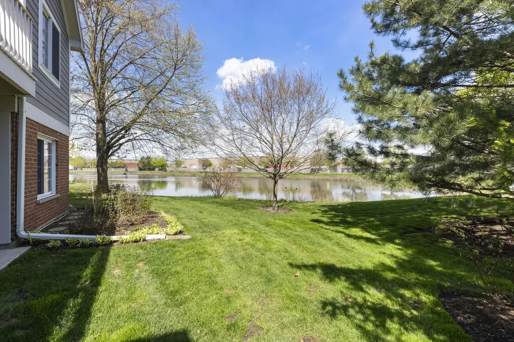 2450 Charleston Drive Schaumburg IL 60193