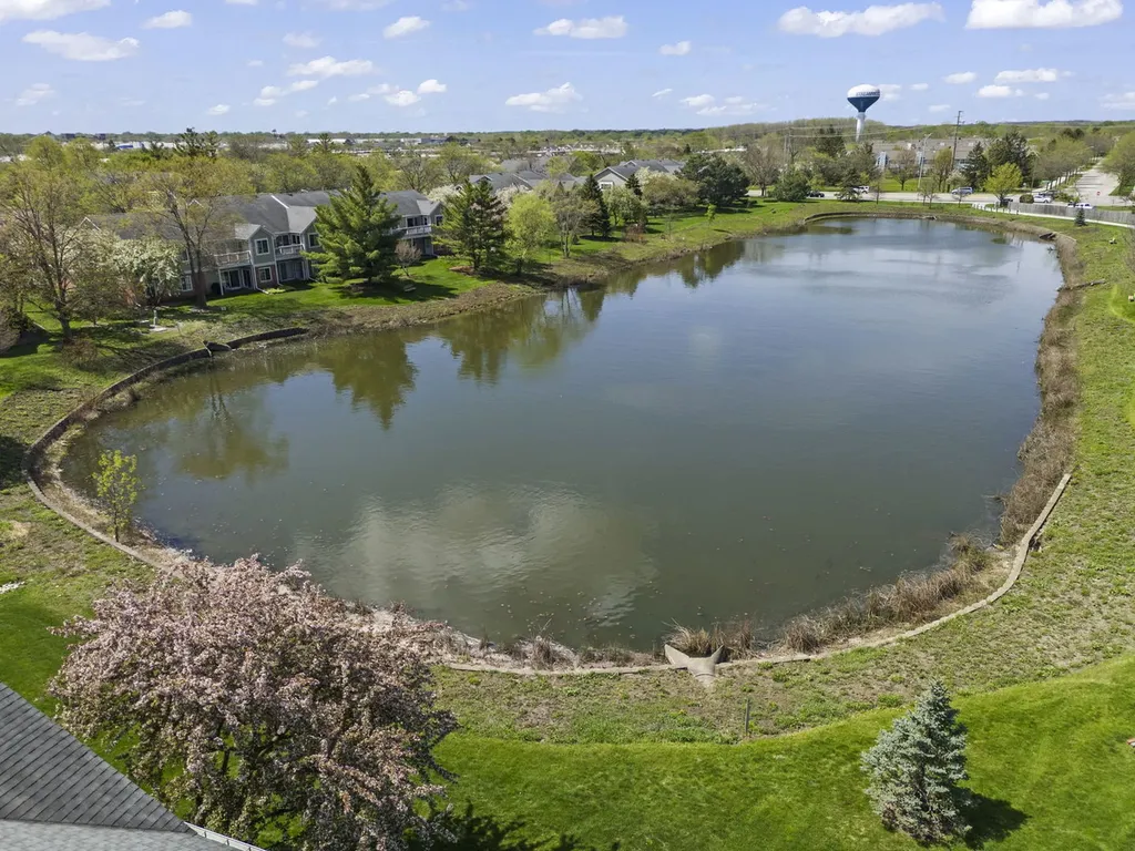 2450 Charleston Drive Schaumburg IL 60193