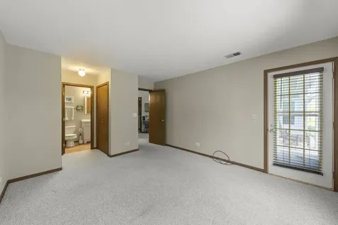 2450 Charleston Drive Schaumburg IL 60193