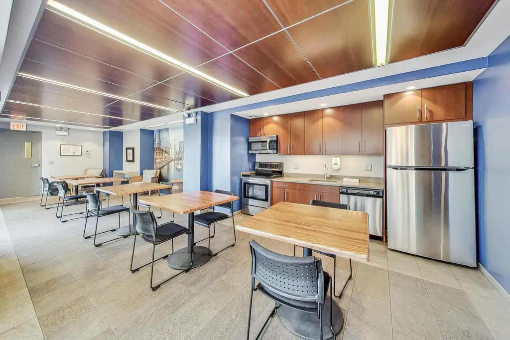777 North Michigan Avenue Chicago IL 60611