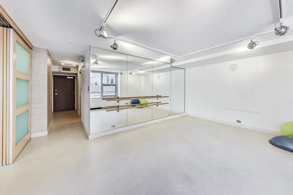 777 North Michigan Avenue Chicago IL 60611