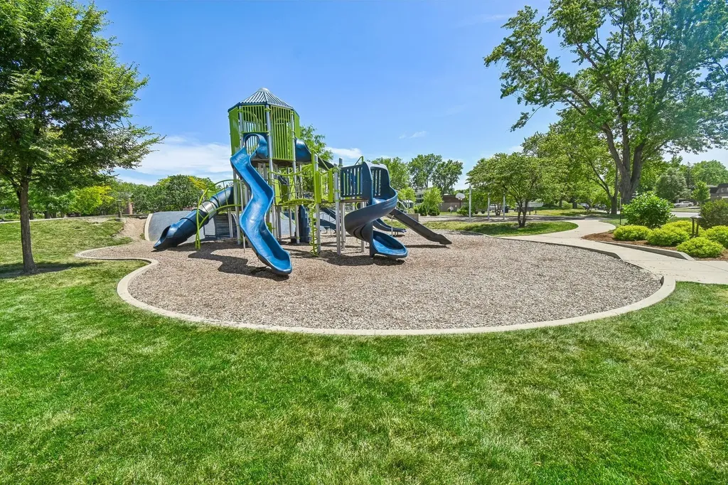 18W074 Jamestown Lane Villa Park IL 60181