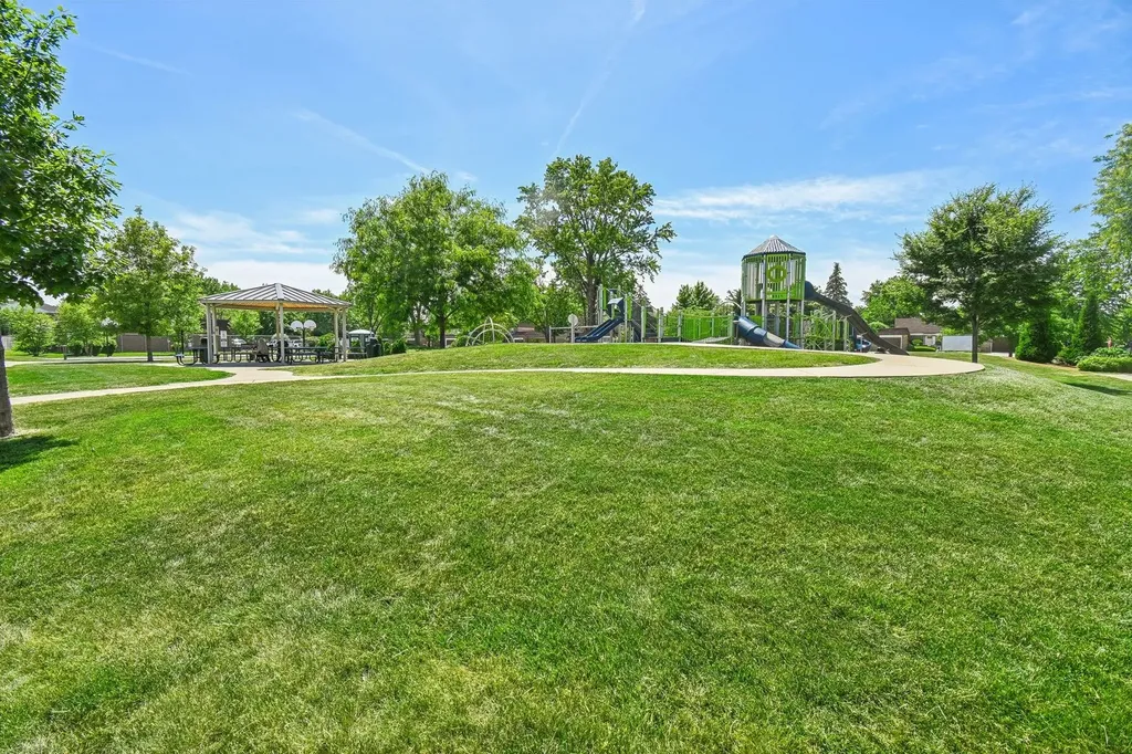 18W074 Jamestown Lane Villa Park IL 60181