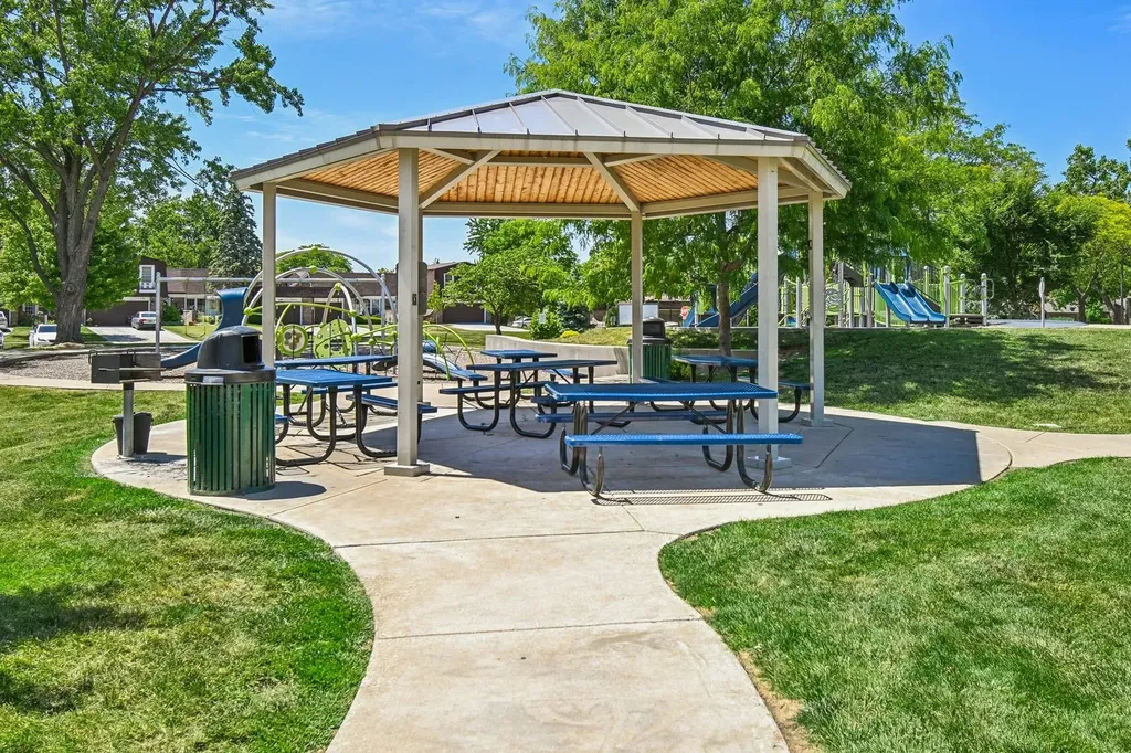 18W074 Jamestown Lane Villa Park IL 60181
