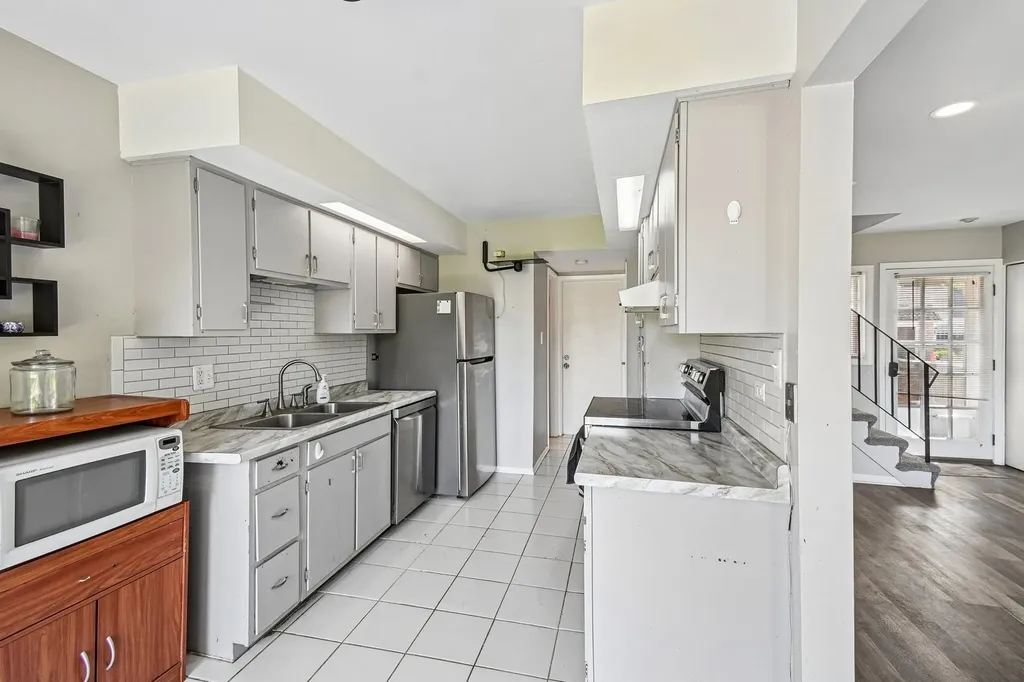 18W074 Jamestown Lane Villa Park IL 60181