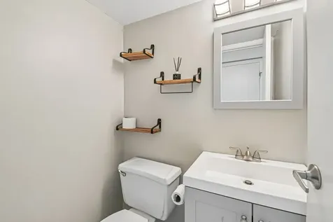 18W074 Jamestown Lane Villa Park IL 60181