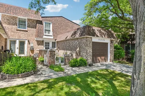 18W074 Jamestown Lane Villa Park IL 60181