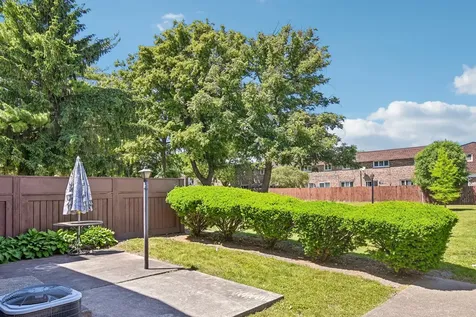 18W074 Jamestown Lane Villa Park IL 60181