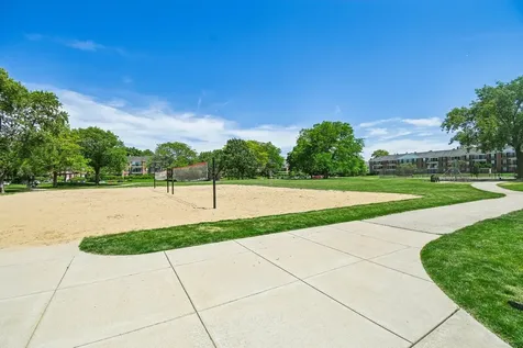 18W074 Jamestown Lane Villa Park IL 60181