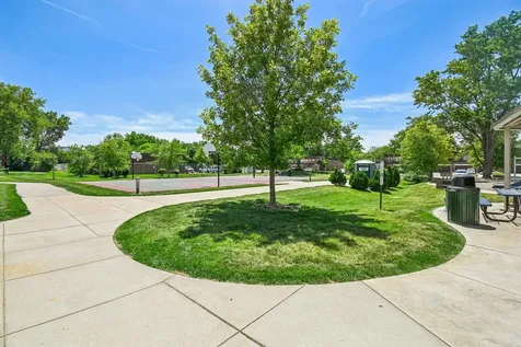 18W074 Jamestown Lane Villa Park IL 60181