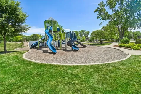18W074 Jamestown Lane Villa Park IL 60181