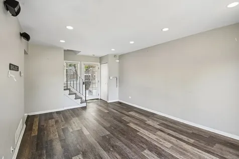 18W074 Jamestown Lane Villa Park IL 60181