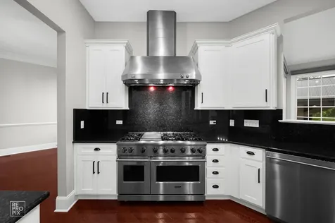 23 Wood Oaks Drive South Barrington IL 60010
