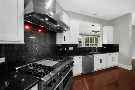 23 Wood Oaks Drive South Barrington IL 60010