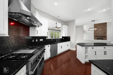 23 Wood Oaks Drive South Barrington IL 60010